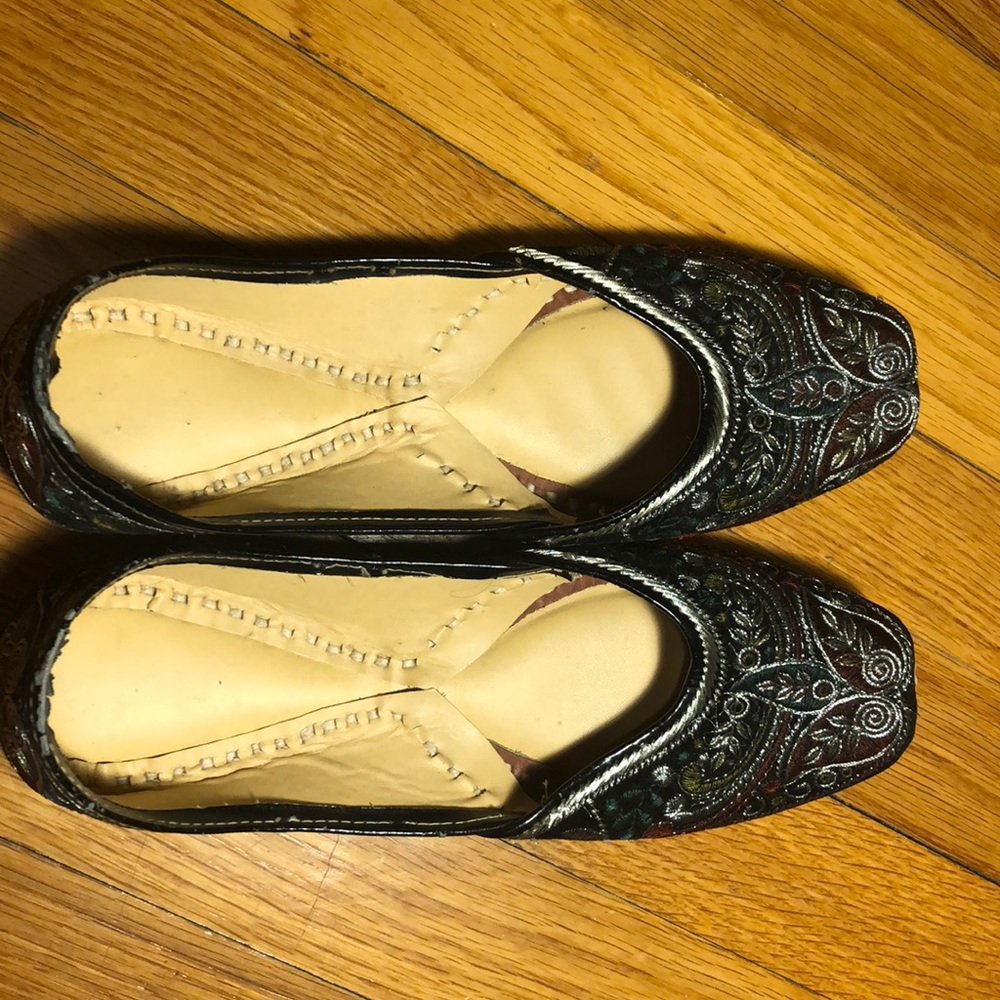 Handcrafted Indian ethnic shoes